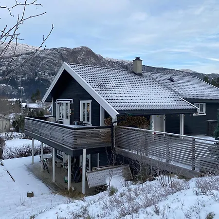 Hus I Sentrum, Naer Skianlegget - 3 Sov Og 7 Sengeplasser *
