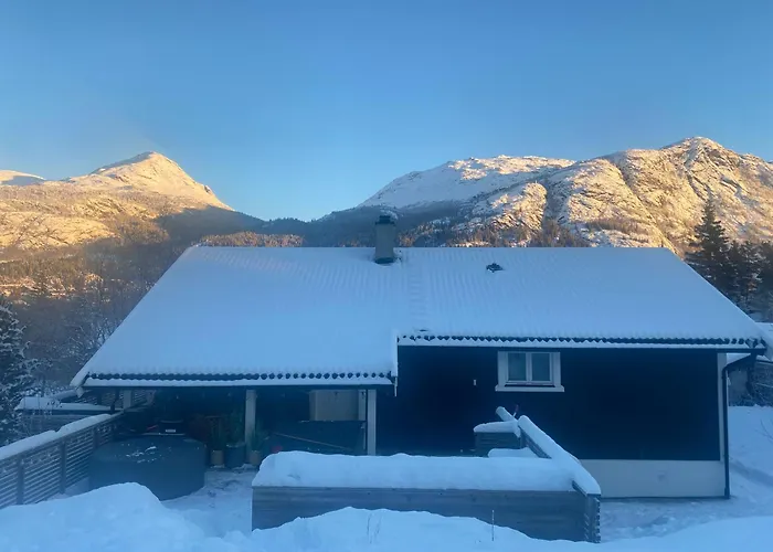 Apartment Hus I Sentrum, Naer Skianlegget - 3 Sov Og 7 Sengeplasser Hemsedal