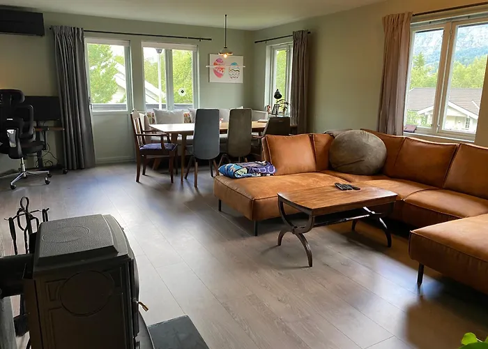 Apartment Hus I Sentrum, Naer Skianlegget - 3 Sov Og 7 Sengeplasser *